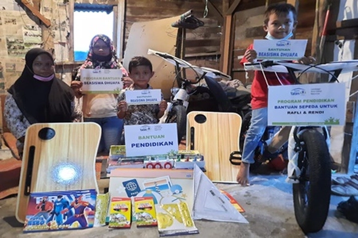 Senyum Bahagia Rafly dan Keluarga, Karena Rumah Yatim 'Kerahkan Bantuan Pendidikan'