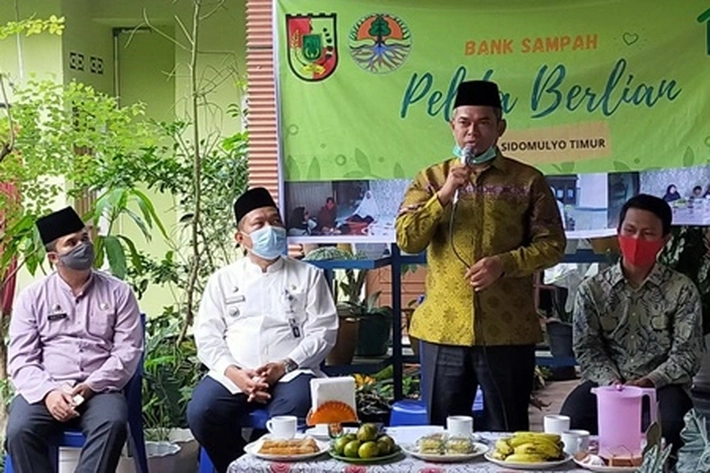 Ketua DPRD Hamdani Apresiasi Kecamatan Marpoyan Damai, Buat 'Bank Sampah Tangani Limbah Rumah Tangga'