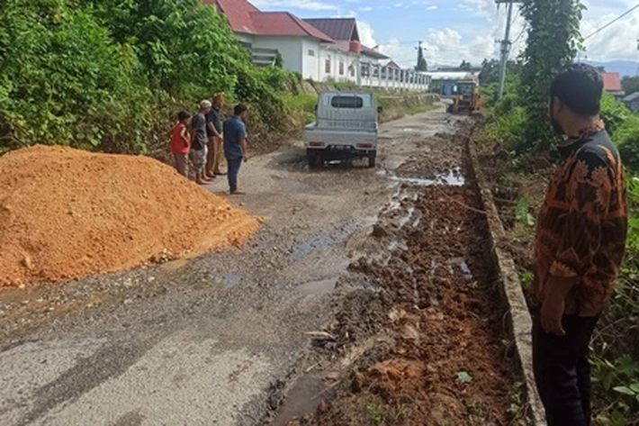 Barisan Anak Melayu Kritik Jalan Rusak yang tak Kunjung Diperbaiki