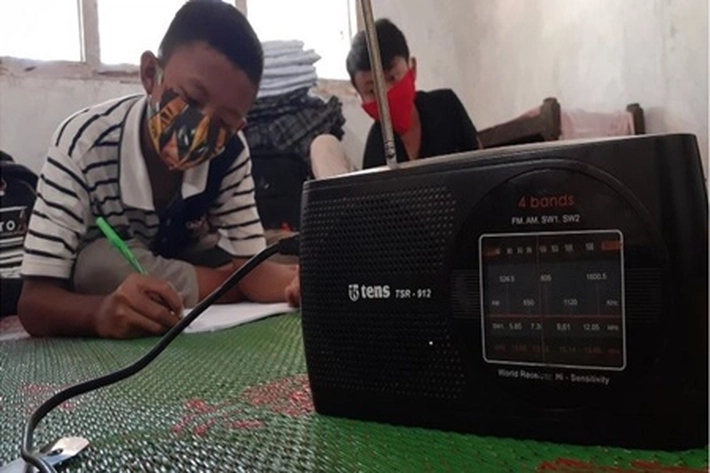 Wabah Corona Tidak Halangi Studi Siswa, Sekolah 'Manfaatkan Pembelajaran Lewat Radio Komunitas'