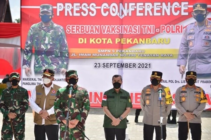 Gubri Dampingi Panglima TNI, Ditengah 'Kasus Positif Covid-19 Turun Tapi Kematian Meningkat'