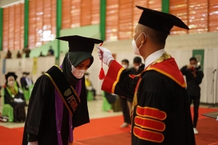 Prof Syafrinaldi Wisuda 2.034 Mahasiswa Periode II, Tapi 'Wisudawan Digelar Terbatas Tanpa Kehadiran Keluarga'