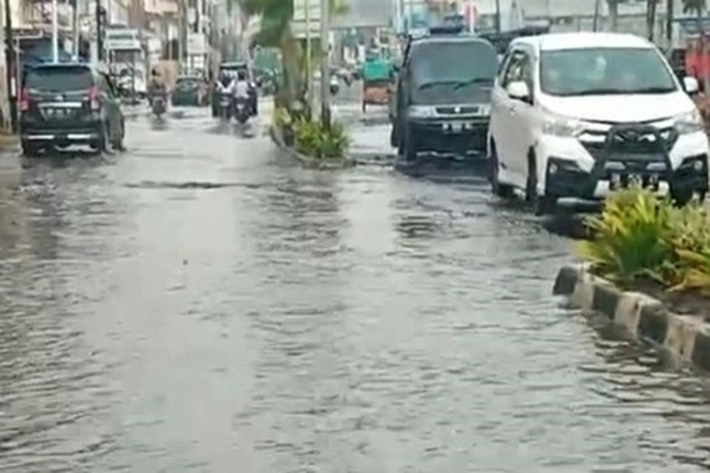 Banjir Rob Melanda Dumai, Jadi 'Genangi se Isi Kota'