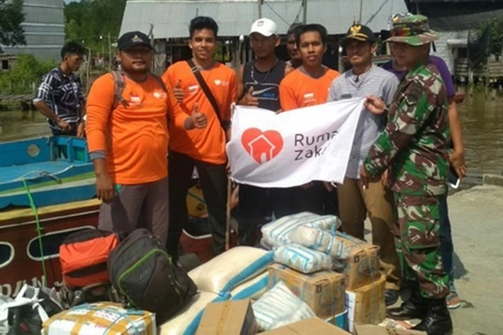 Rumah Zakat Datangi Rumah Warga Korban Kebakaran di Rumbai
