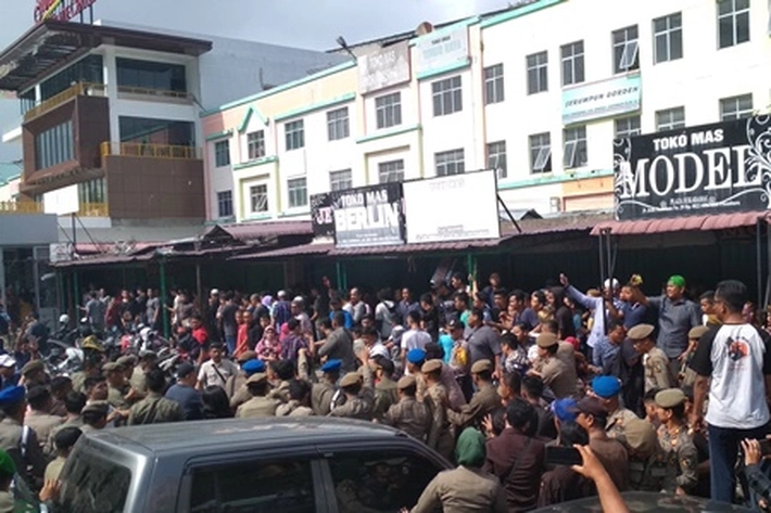 Pedagang Diminta Kosongkan Jalan Agus Salim, untuk 'Pindah ke Penampungan Sementara'