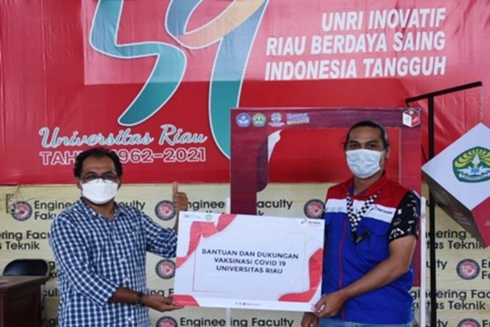 Guna Membantu Program Pemerintah, Pertamina Salurkan Ratusan Dosis Vaksin serta Air Purifier