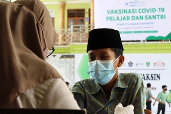 Puluhan Santri Ponpes Darul Mukodah Ikut Vaksinasi 