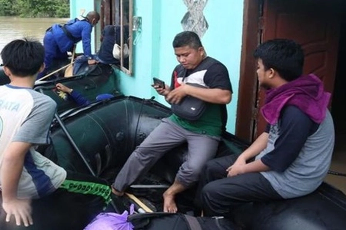 Pekanbaru Diguyur Hujan, Jadi 'Banyak Keluarga Terjebak Banjir'
