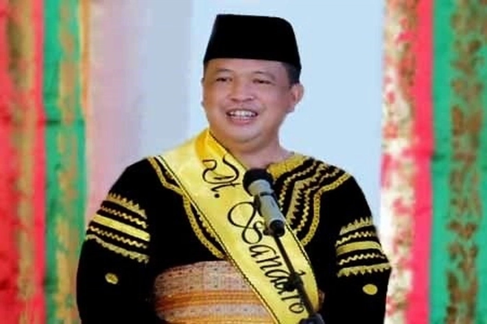 Kapolda Riau Irjen Pol Agung Setya Imam Efendi Terima Gelar Kehormatan Adat Datuak Bandaro Alam