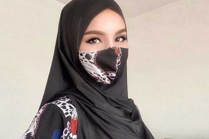 Nur Sajat Memilih Pergi dari Negaranya, 'Saya Dipukul, Diborgol dan Dipermalukan'