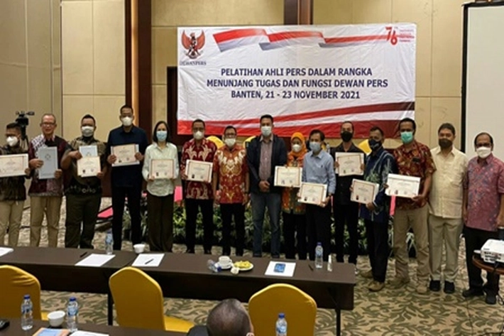 Ketua Dewan Pers Muhammad Nuh Mengukuhkan 57 Ahli Pers
