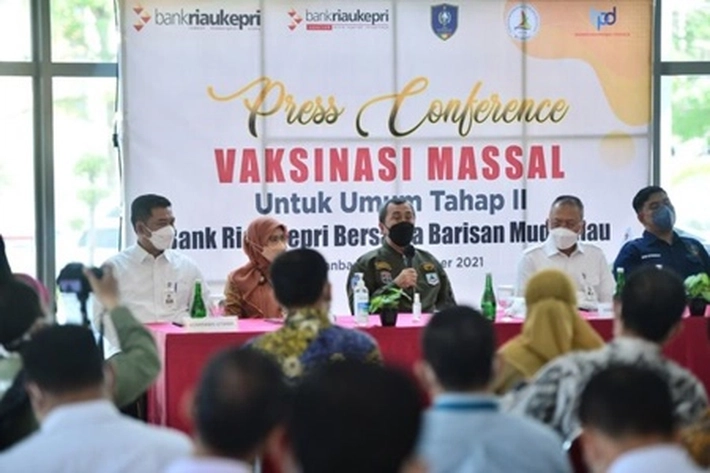 Gubri Berikan Keterangan Pers Usai Vaksinasi Massal di BRK