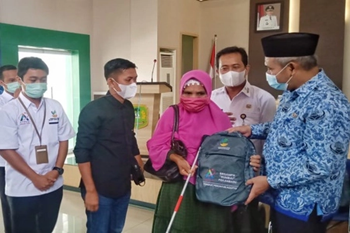 Sekda Dr H Kamsol MM Salurkan Bantuan Nutrisi dan Alat Bantu Bagi Penyandang Disabilitas