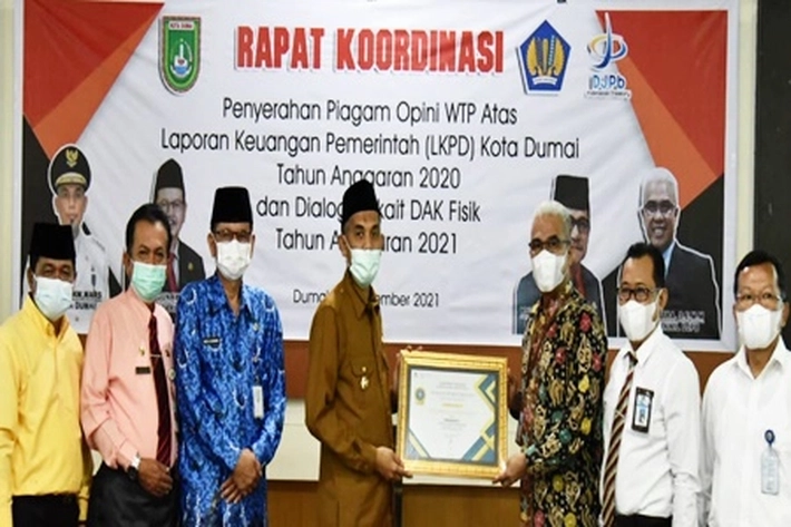 Walikota Paisal Terima Penghargaan Opini Wajar Tanpa Pengecualian