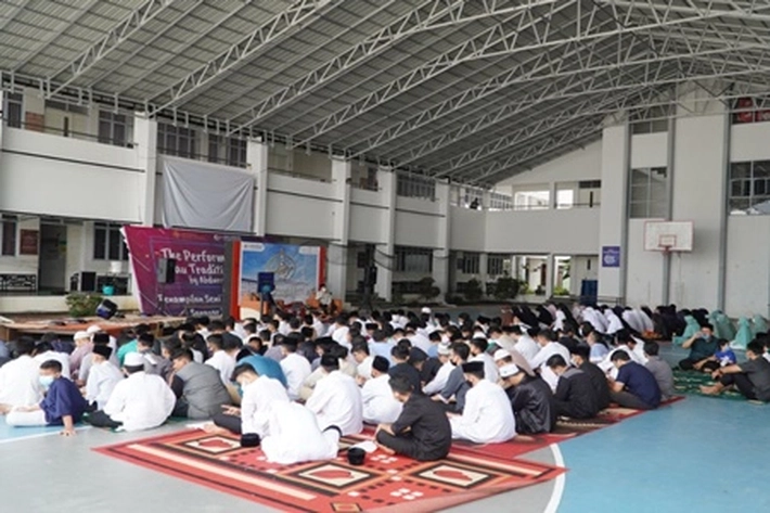 Polisi 'Turun Tangan' ke Sekolah Abdurrab, Untuk 'Mengusut Ratusan Siswa Abaikan Prokes'