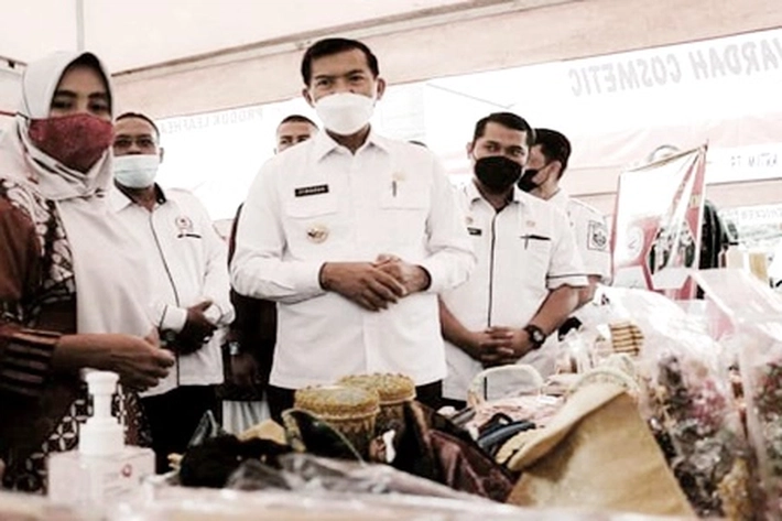 Walikota Firdaus Apresiasi Bazar UMKM di Kelurahan Sidomulyo Barat