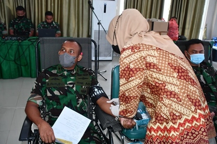 Korem 033/WP dan PMI Bakti Sosial Donor Darah