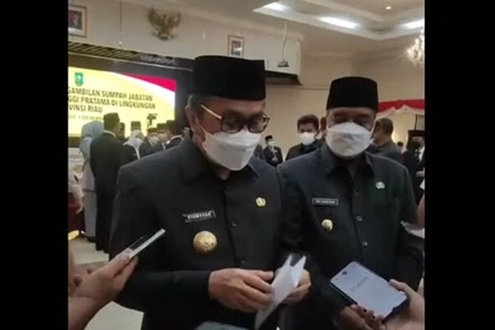Gelombang Pencopotan Jabatan di Jajaran BUMD 'Membuat Warna Baru' di Riau