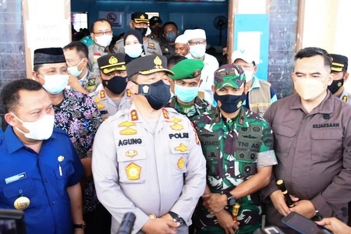 Kapolda Riau Irjen Agung Setya Imam Effendi Tinjau Vaksinasi di Kampar