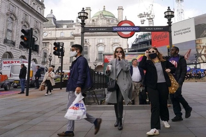 Lebih dari 10.000 Kasus Virus Omicron Muncul di Inggris, London 'Luar Biasa Khawatir'