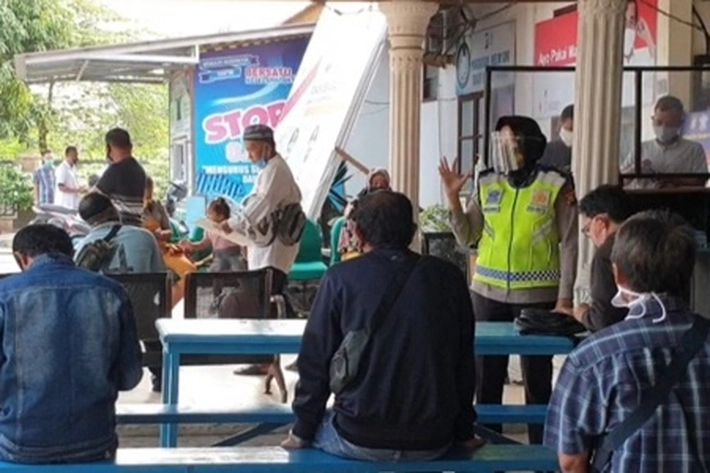Satlantas Polres Siak Fasilitasi Pemohon SIM Dapatkan Vaksin Covid-19