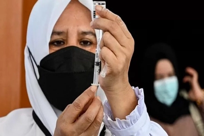 Vaksin Dosis Ketiga yang Berhak Mendapatkannya Baru Tenaga Kesehatan, Tapi 'Sudah Terjadi Kebocoran Vaksin Booster'