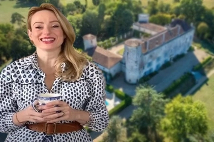 Stephanie Jarvis Puji Aplikasi YouTube, Karena Telah 'Menyelamatkan Istananya yang Luas'