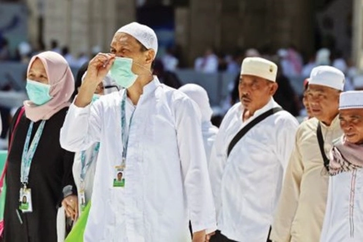 Sepuluh dari 87 Jamaah Umrah Terkonfirmasi Positif Covid-19, Karena 'Probable Omikron'