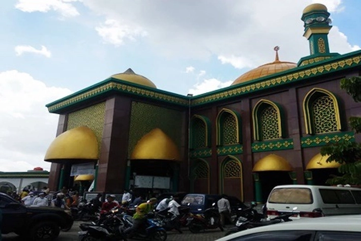 Sholat Jumat di Masjid Raya Senapelan Masih 'Ditengah Pandemi' Tetap Jalankan Protokol Kesehatan