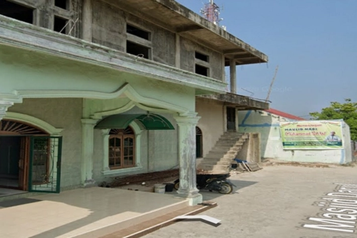 Pembangunan Masjid Darul Amal Tak Kunjung Usai
