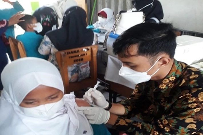 Vaksinasi Anak 6-11 Tahun di SDN 181 Pekanbaru Terus Berlanjut