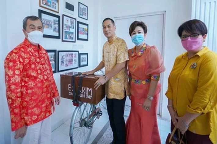 Gubernur Syamsuar Kunjungi Rumah Tokoh Tionghoa, Mengucapkan 'Selamat Hari Imlek Tahun 2573'