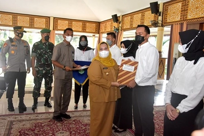  Bupati Kasmarni Minta Pendamping Desa Tidak Ikut Berpolitik, Sebaiknya 'Profesional Membantu Kades'
