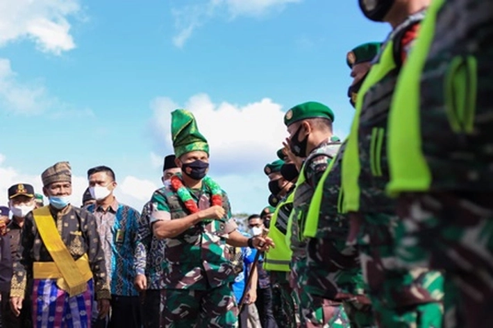 Brigjen TNI M Syech Ismed 'Dipakaikan Tanjak Khusus Tentara' Sebelum Bertugas ke Aceh