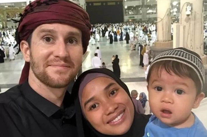 Pernikahan Dua Negara, Mat Dan: 'Aku Lebih Melayu daripada Inggris'