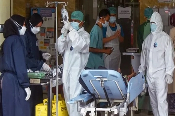 Covid di Indonesia: 100 Orang Meninggal dalam Sehari Ditengah Lonjakan Kasus Omicron