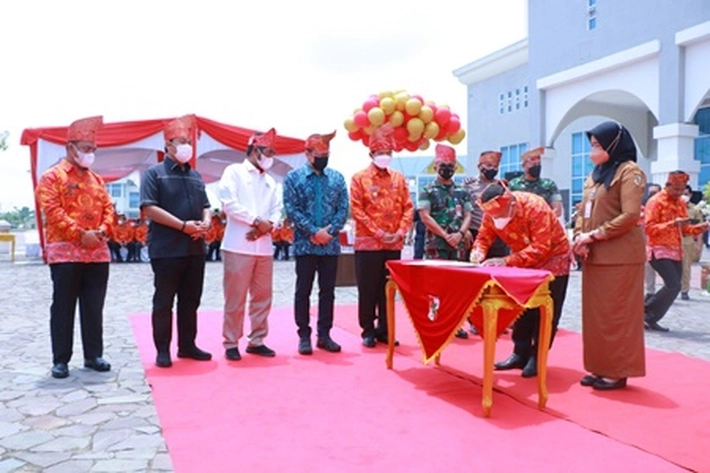 Kadispers Lanud Roesmin Nurjadin dan Walikota Hadiri Pelantikan Pengurus LPM Periode 2021-2026 