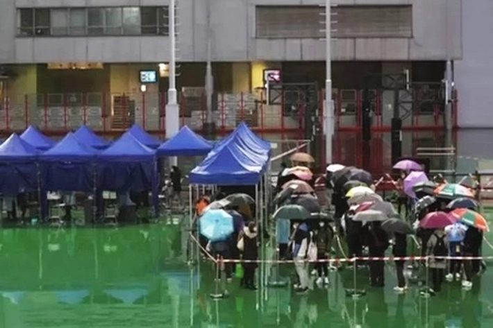 Omicron Terjang Hong Kong Jadi 'Bertekuk Lutut', 'Pemandangan Suram Rumah Sakit Kewalahan'