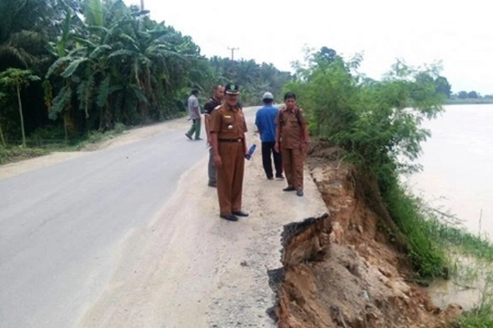 Daerah Aliran Sungai Cinaku Inhu Alami Abrasi, 'Bencana Banjir dan Longsor Mengancam'