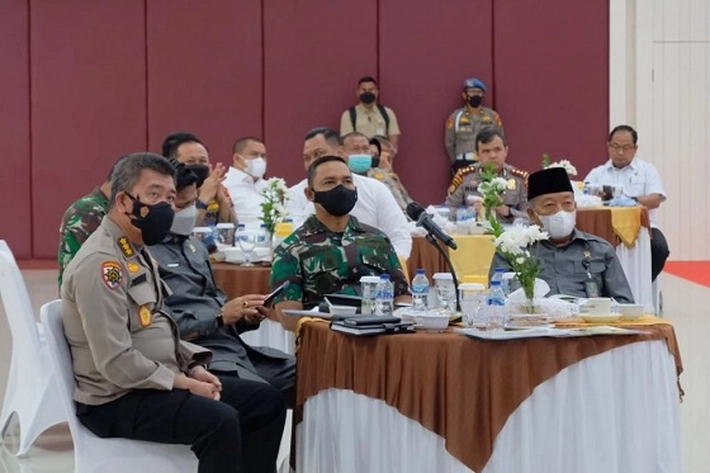 Kapolda dan Gubernur Riau Bahas Penanggulangan Covid-19, Migor dan Karhutla