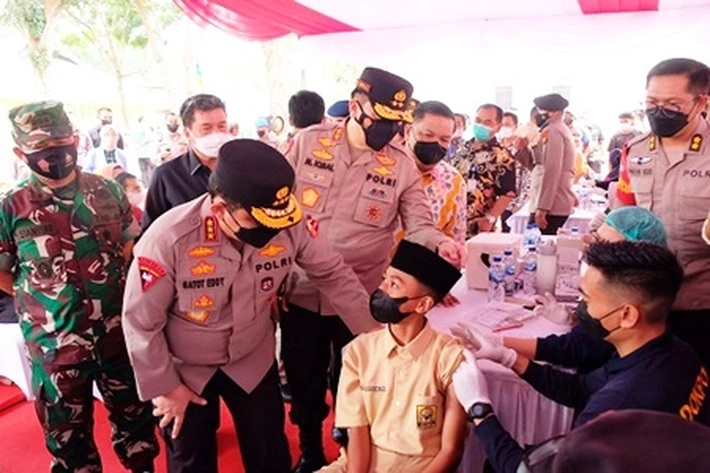 Wakapolri Komjen Pol Gatot Eddy Pramono Minta Masyarakat Riau Jaga Ketat Prokes