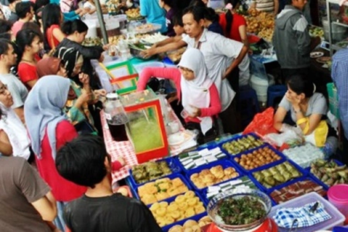 Nikmatnya Ramadhan, 'Jelang Berbuka Sentra Takjil Diserbu Warga'