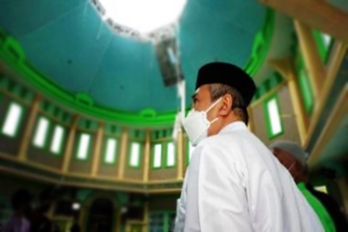 Beribadah di Masjid Saat Ramadhan Diperbolehkan, Gubri: 'Jangan Lupa ... Pakai Masker Mu'