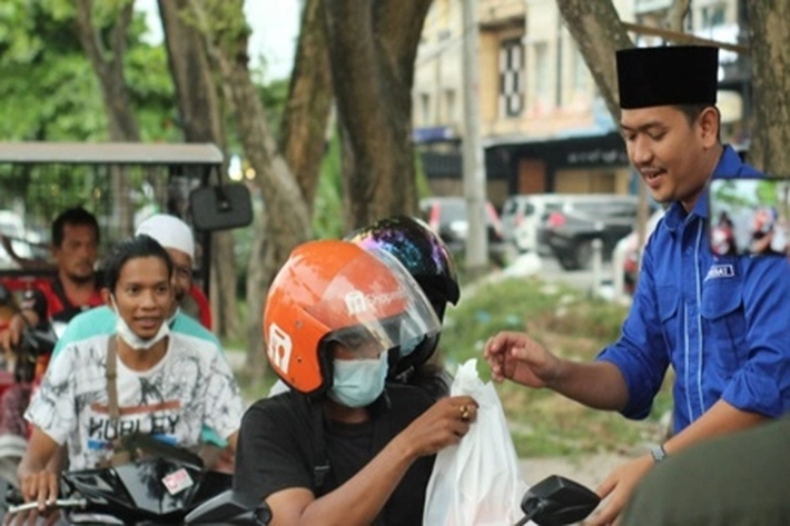 Demokrat Riau Berbagi Takjil Selama Ramadan, Ketua DPD Agung Nugroho: Sesuai Arahan Ketum AHY