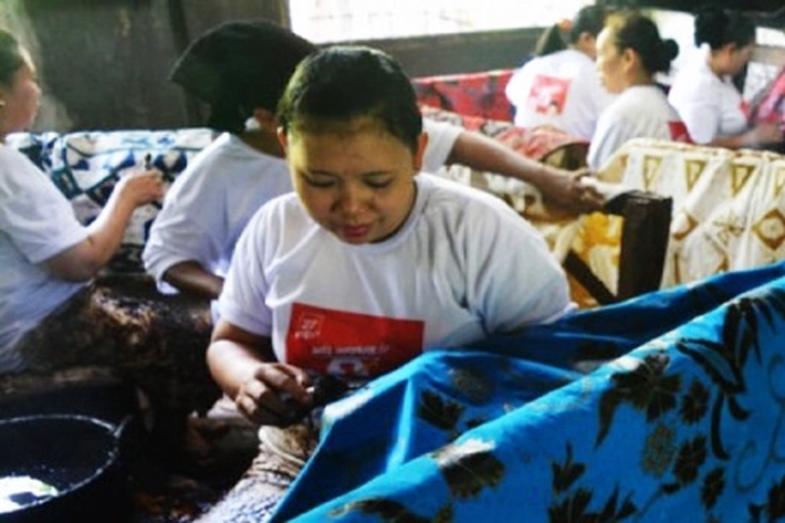 Telkomsel Salurkan CSR Program Digital Creative Entrepreneurs ke UMKM