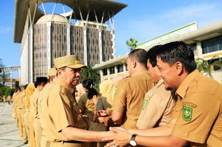Pemprov Riau Kerahkan OPD Apel Perdana Secara Serentak, 'Sekaligus Halal bi Halal di Halaman Kantor Gubernur'