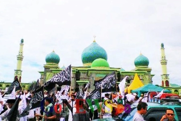 Walau Sudah Dijelaskan Soal Penolakan UAS Masuk ke Singapura, 'Masa Tetap Merengsek ke Masjid Agung Annur'
