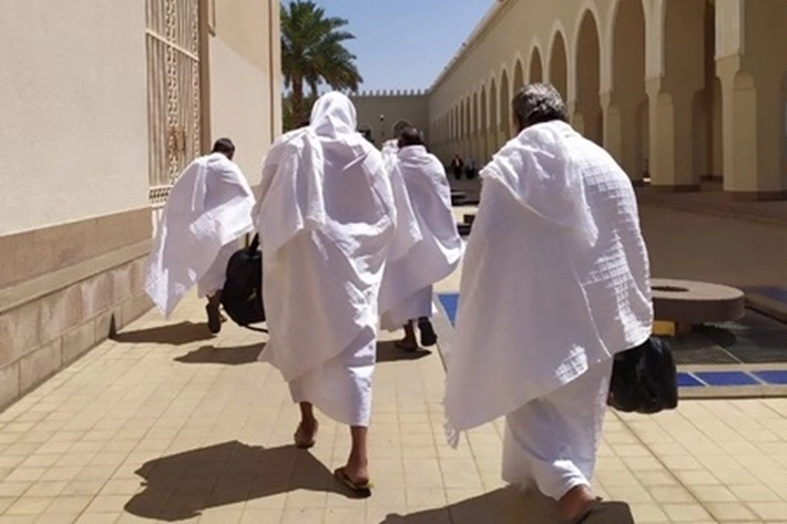 Jemaah Haji Diminta Tetap Bersandal di Madinah-Makkah, 'untuk Mencegah Tapak Melepuh'