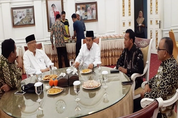 Rumah Dinas Pemimpin Riau 'Dikerubungi' Masyarakat, Gubri: 'untuk Silaturahmi, Berkontribusi dan Berikan Gagasan Pemikiran'