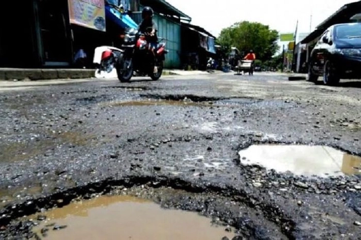 Situasi Wajah Kota Pekanbaru Memperihatinkan, 'Badan Jalan Bergelombang-Berlobang Mengundang Maut'